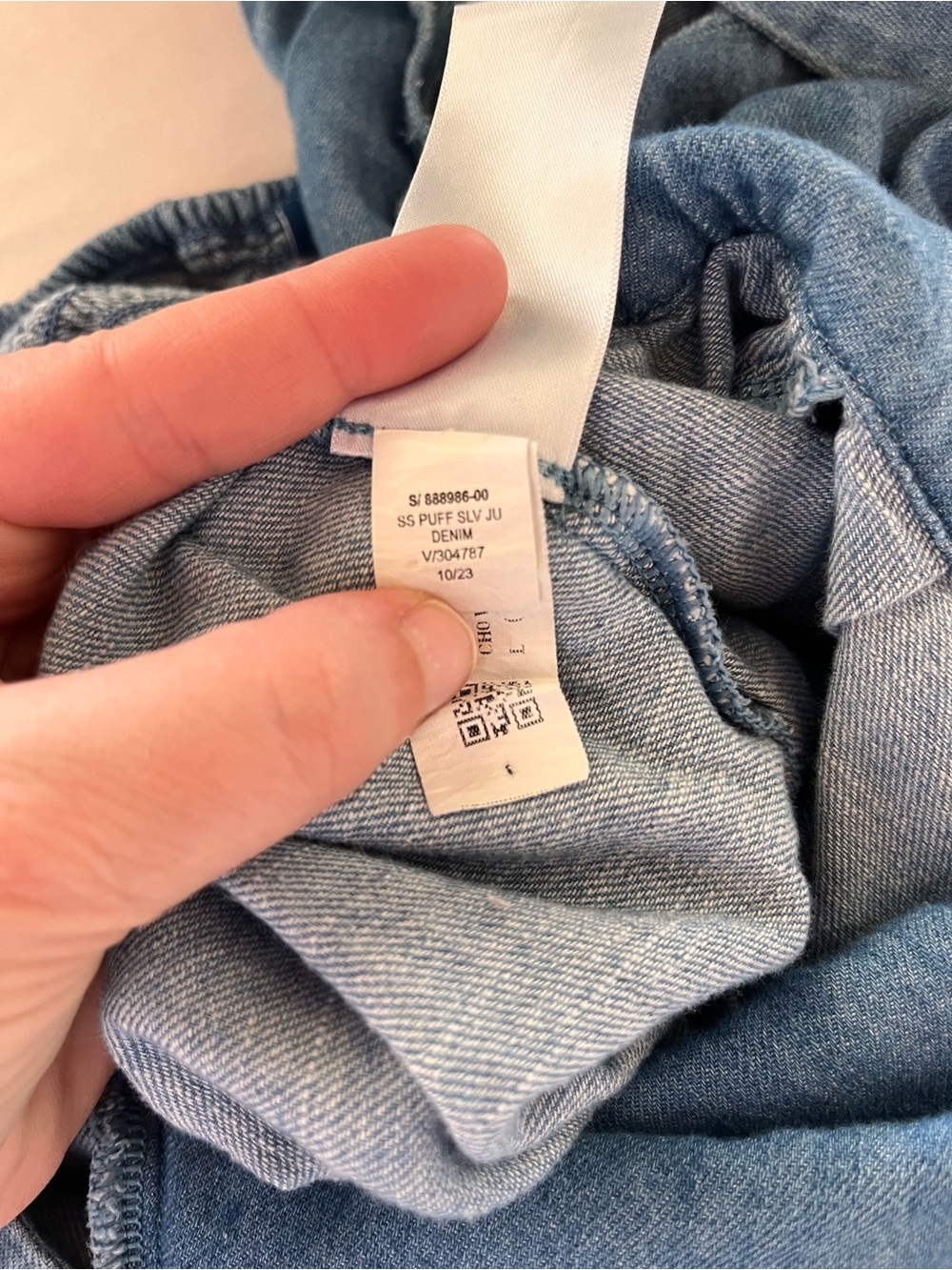 Old Navy Waist-Defined Smocked Denim Jumpsuit Chambray Large - Picture 11 of 14